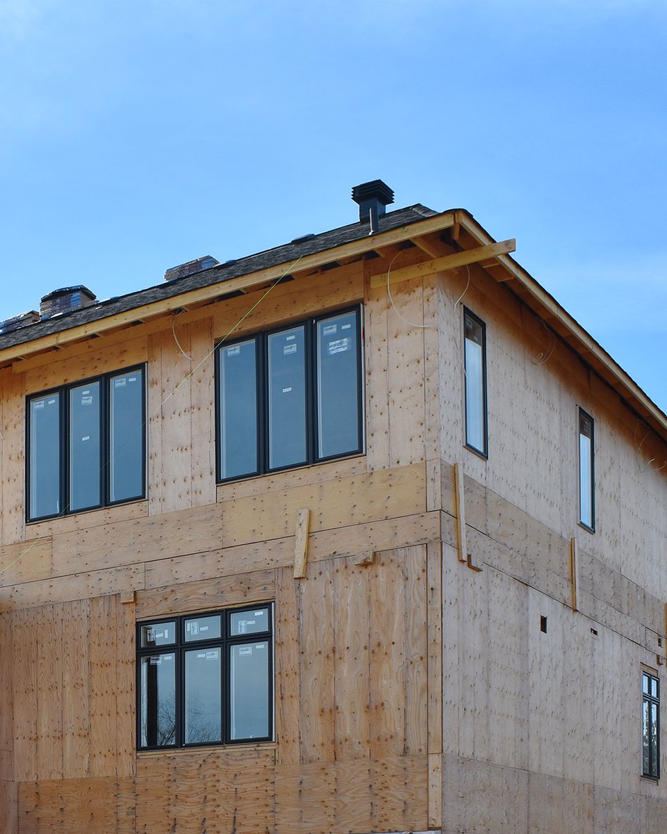 This Brampton home is already turning heads! 🔥 Featuring energy efficient windows from Ontario’s leading window manufacturer, #WindowCity.
With modern design, advanced glass technology, and craftsmanship that speaks for itself — excellence shines through every window. 🪟✨