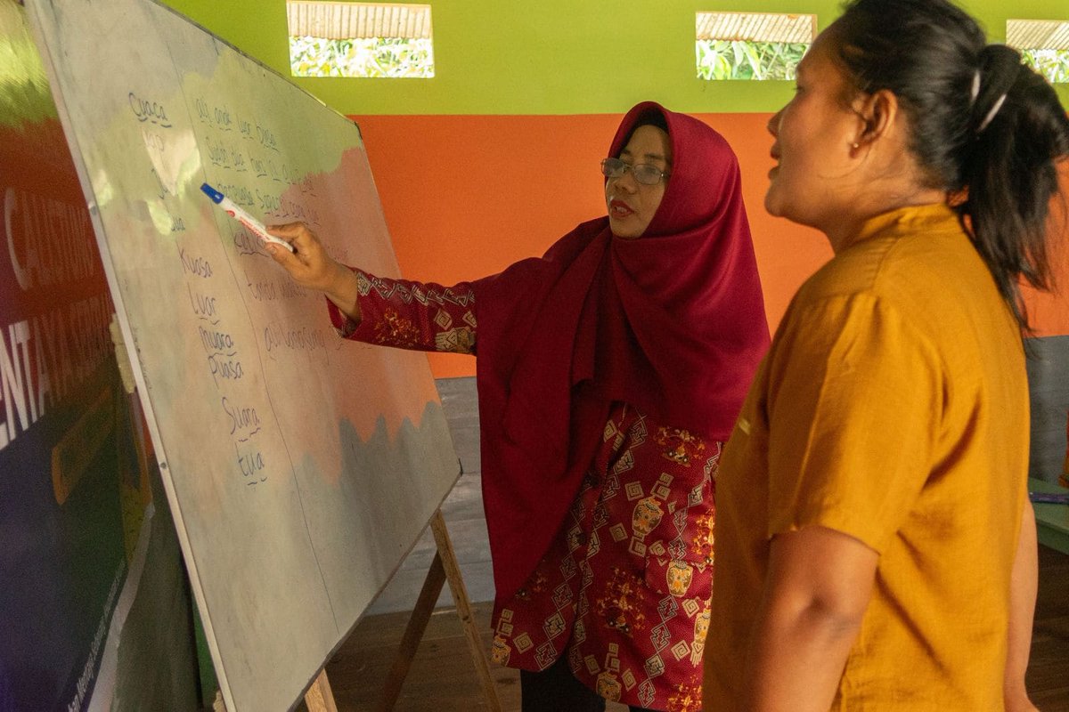 Education empowers communities. 🌱

KMP’s Calistung Project in Batuah Village helps students of all ages achieve literacy &amp; earn “A Certificates,” opening paths to sustainable livelihoods
🔗 katinganmentaya.com/pages/en/commu…
#CommunityEmpowerment #SustainableLivelihoods #PeatlandProtection