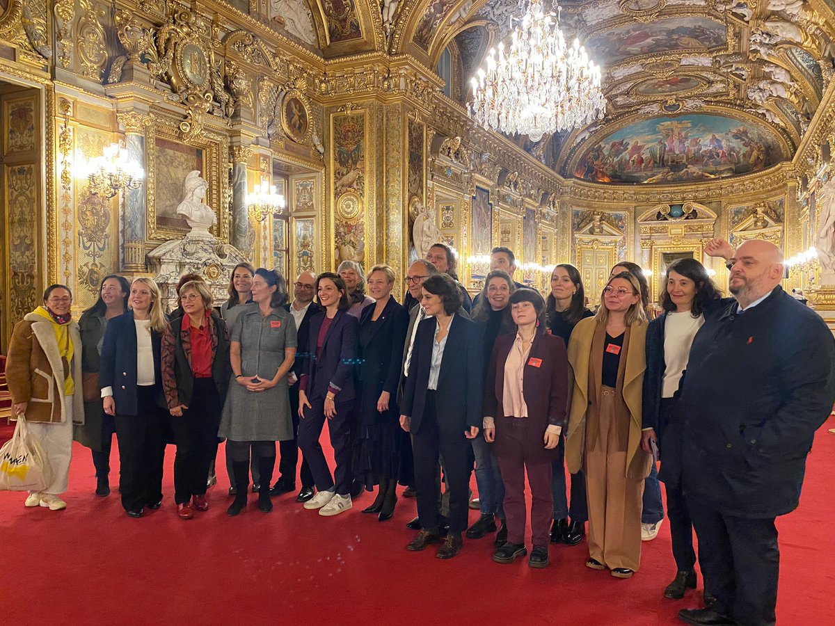 Victoire ! 🎉

La France adopte ENFIN une définition pénale du vi0l basée sur le consentement.

Désormais, seul un OUI est un OUI !