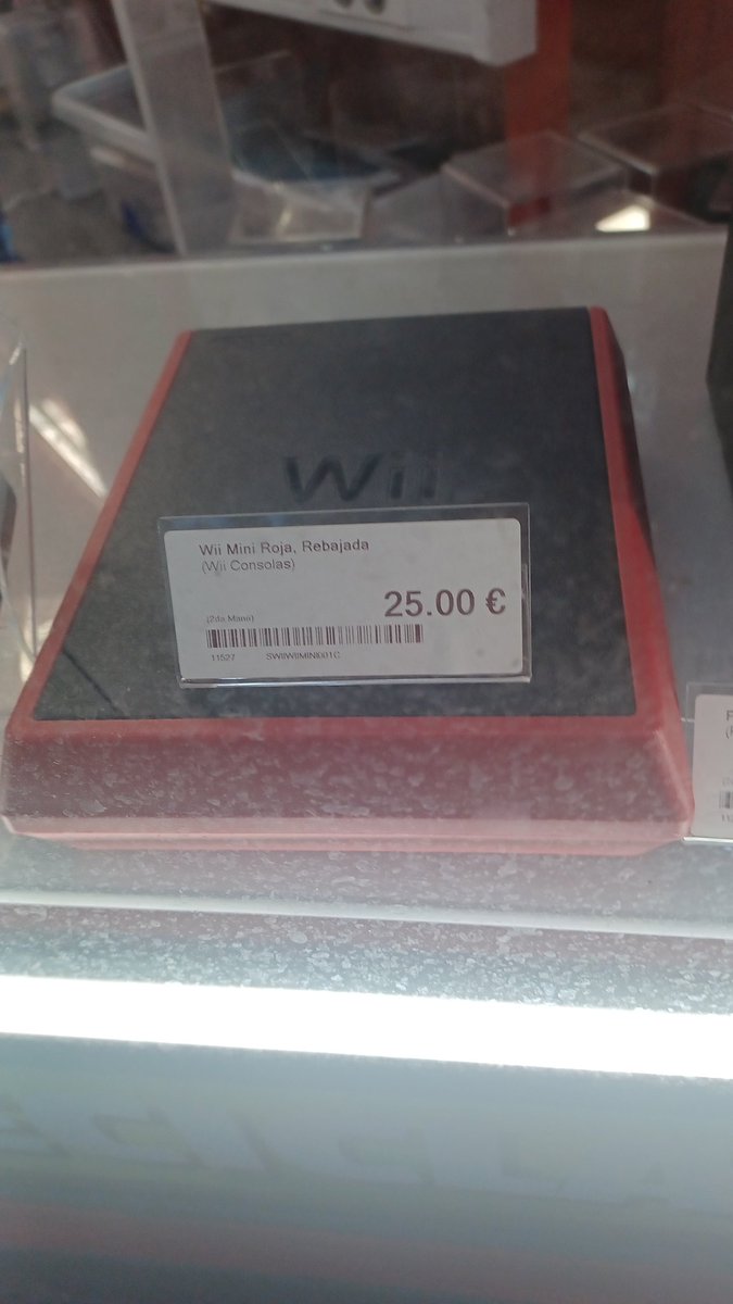 GUYS GUYS PLEASE BUY ME COMMS, currently im on a trip but ill be back 31, i do really cheap comms and ill focus on finishing them the momebt im back on my house BUT PLEASE AUGUHRHRHV