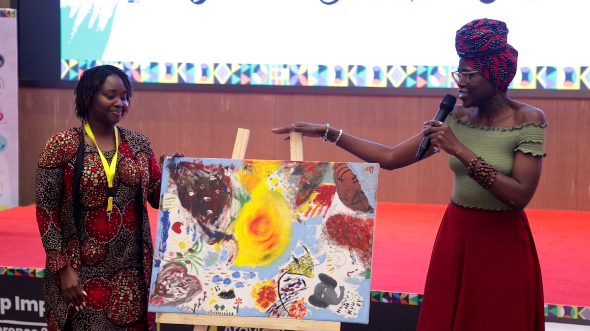 HelpGth's tweet image. Day 2 of @LightupImpact Days celebrated the power of creativity &amp;amp; collaboration in advancing youth-led climate &amp;amp; gender justice 
A highlight: Grown To Help was gifted a painting symbolizing hope, resilience &amp;amp; community-led change, reminding us that art heals, unites &amp;amp; inspires🌞