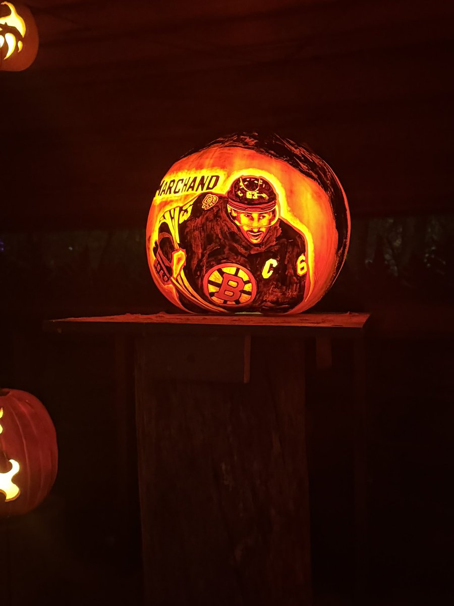 The Rodger Williams Park Zoo had a Brad Marchand Pumpkin 🥹