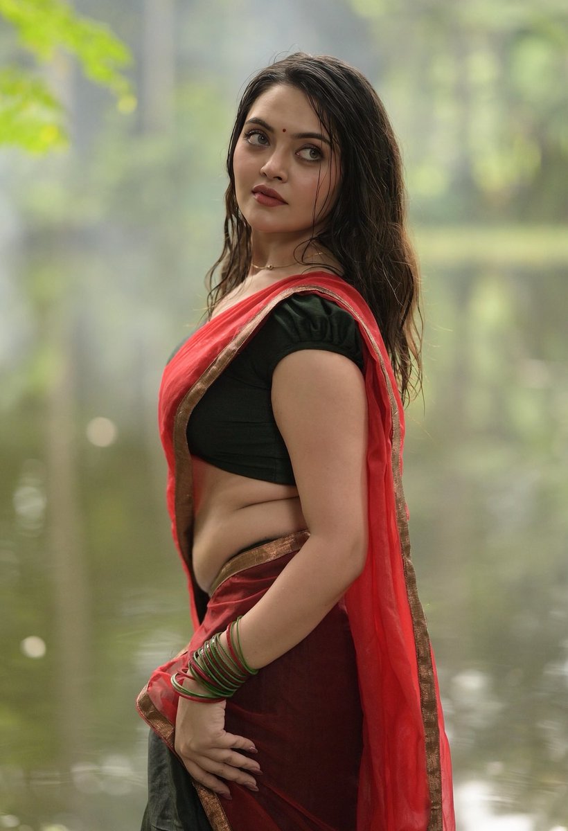 வாழ்க்கையில் ஏற்ப்படும்
சில வலிகள் தான்
வரிகளாகிறது! 🖤