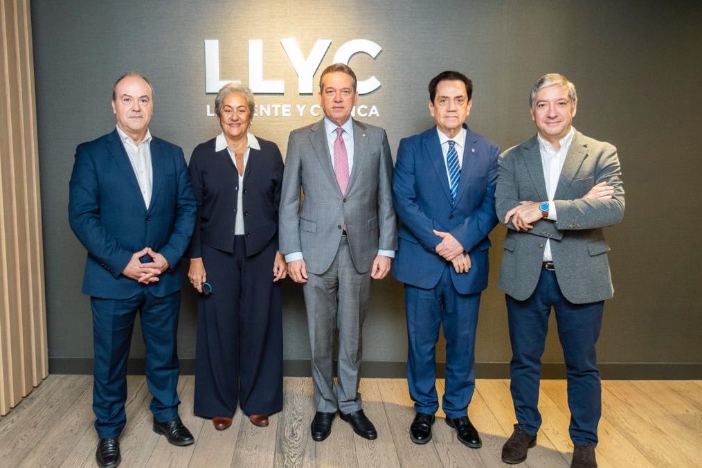 Más del 45 % de la Estrategia Nacional de Exportación de Servicios Modernos ya está cumplida, casi 3,000 personas se han formado y en 2024 nuestras exportaciones superaron los US$2,289 millones.

Gracias a los panelistas <a href="/lumipeca/">Luis Miguel Peña</a>, <a href="/mariannavargasg/">Marianna Vargas Gurilieva</a>, <a href="/nicoleGarip/">Nicole Garip</a>, Pedro Guzmán,