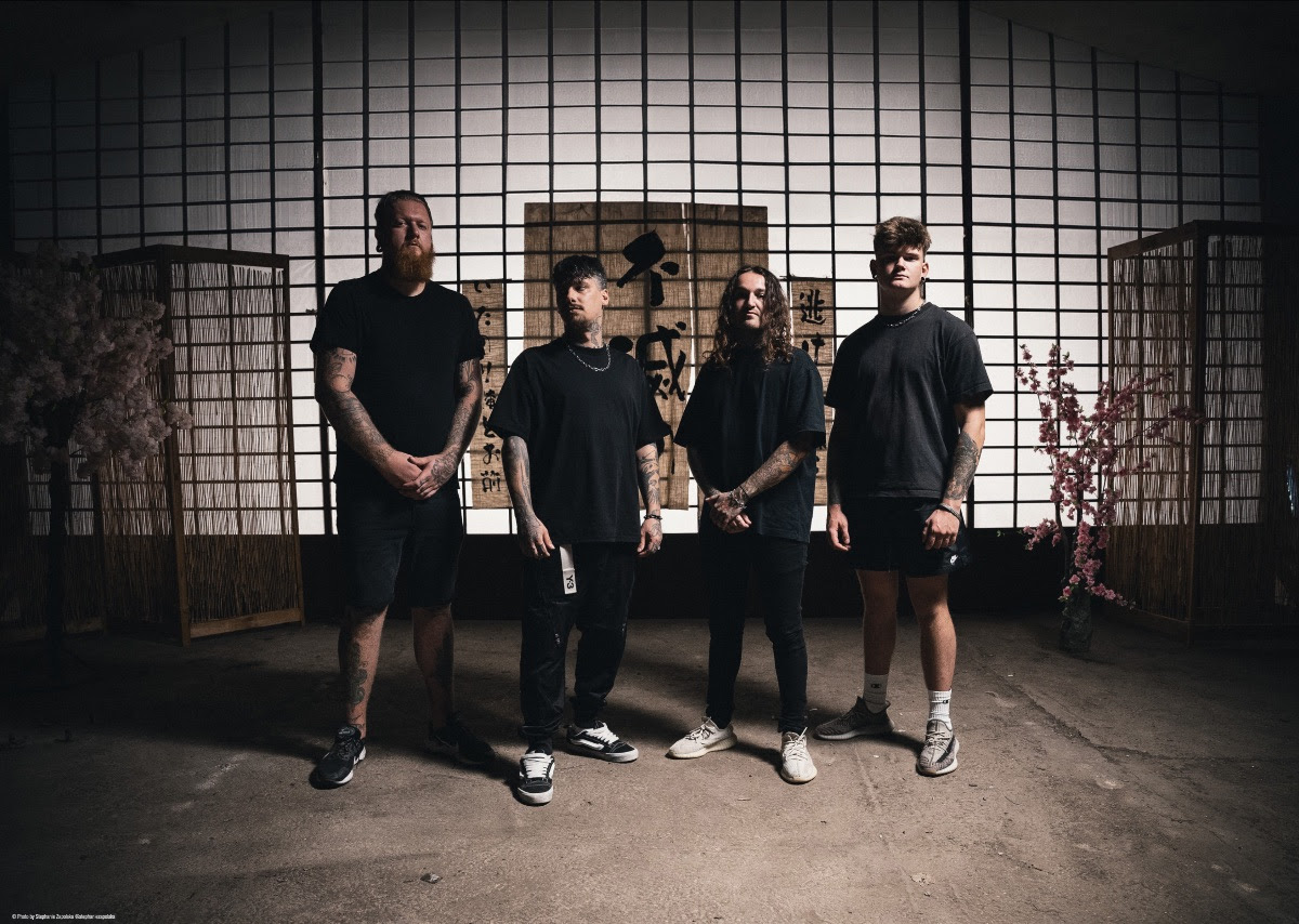 DISTANT Start A New Era W/ "Desolation" Video (Viewer Discretion Advised)
insaneblog.net/2025/10/distan… #deathcore #distant