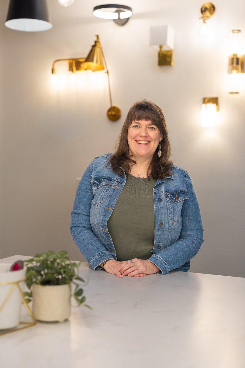 #FVTCStudentSpotlight 🌟 Kelly Gruber has been an artist from a young age. After spending years as a stay-at-home mom and artist, her life changed suddenly when her husband passed away.  Following her family motto to keep moving forward, Kelly decided to return to school and