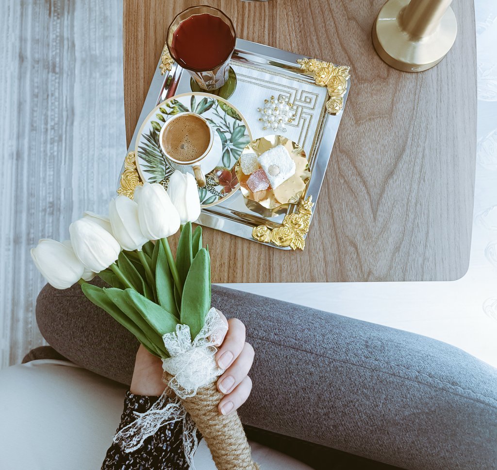 pymsszi's tweet image. Bu hayatı kimler yaşıyor derseniz ;yeni gelin sunumu yapan kızlar derim 😂