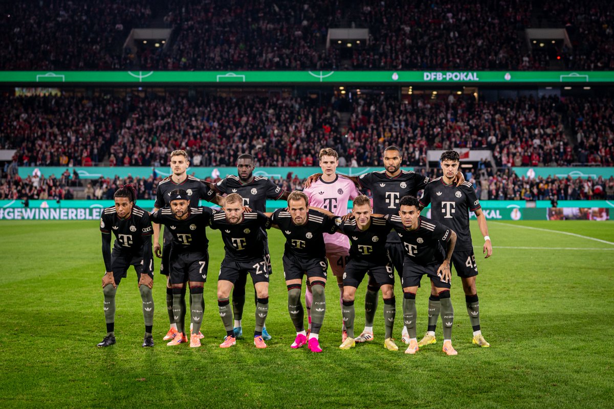 FCBayern's tweet image. Dieses 𝙏𝙀𝘼𝙈! ❤️🏆