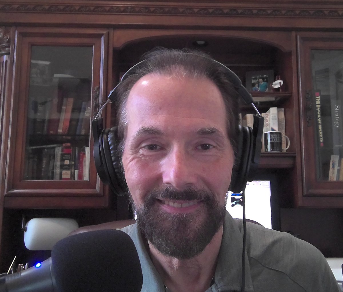 ConnectedAndrew's tweet image. In this episode, I interview Michael Helfrich (@mikehelfrich1), founder and CEO of   BlueForce Development Corp. (@blueforcedev) where we discuss the impact of dual-use #military #technologies on first responders and #FrontlineWorkers. 

We explore how these technologies enhance…