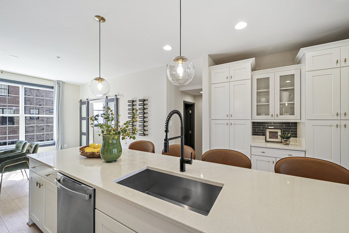 🍽️ At Potomac Overlook, the kitchen
truly is the heart of the home.
From morning coffee rituals to laughter-filled dinners,
our gourmet kitchens are designed to be the space
where connection happens first.
Whether you love to cook, entertain, or gather, this is
the space you’ll