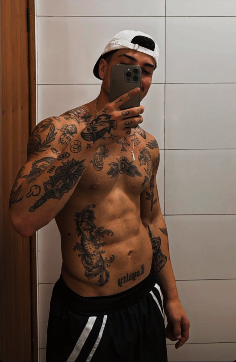 𝐂𝐀𝐑𝐋𝐎. tweet media