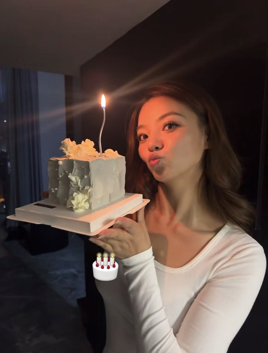 aj_Polin0910's tweet image. I&apos;m one year older, thanks to all my experiences, thanks to myself who has been working hard all the time. I wish my life more luck, all my wishes can be realized, and all my thoughts will resonate. I hope the new year will ride the wind and waves.