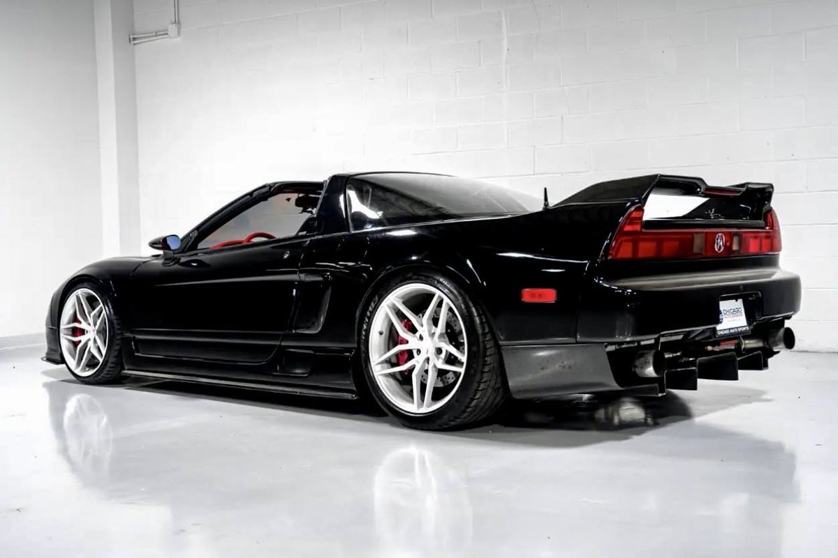 horsepower's tweet photo. I came across this 1997 Acura NSX-T for sale and I’m not quite sure how to feel about it.

On one hand, it is turbocharged making around 460 horsepower to the rear wheels.

On the other hand, the interior is red. Very red. A little more red than I’d like. https://t.co/bPoVhTL2YZ