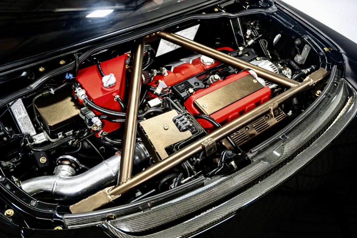 horsepower's tweet photo. I came across this 1997 Acura NSX-T for sale and I’m not quite sure how to feel about it.

On one hand, it is turbocharged making around 460 horsepower to the rear wheels.

On the other hand, the interior is red. Very red. A little more red than I’d like. https://t.co/bPoVhTL2YZ