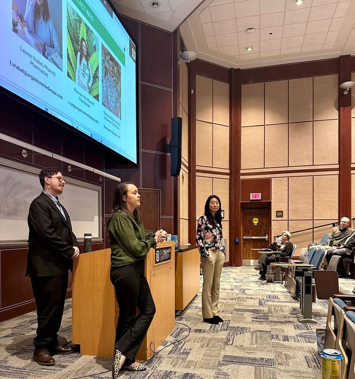 Or_Remedies's tweet image. 🌿 Organic Remedies Pharmacists Lauren and Shannon and Thomas, our Research Coordinator at #PCOM, presented to pharmacy students at #DuquesneUniversity !
It’s always an honor to educate and inspire the next generation of healthcare professionals! 👩‍⚕️👨‍⚕️✨ #PCOM #cannabiseducation