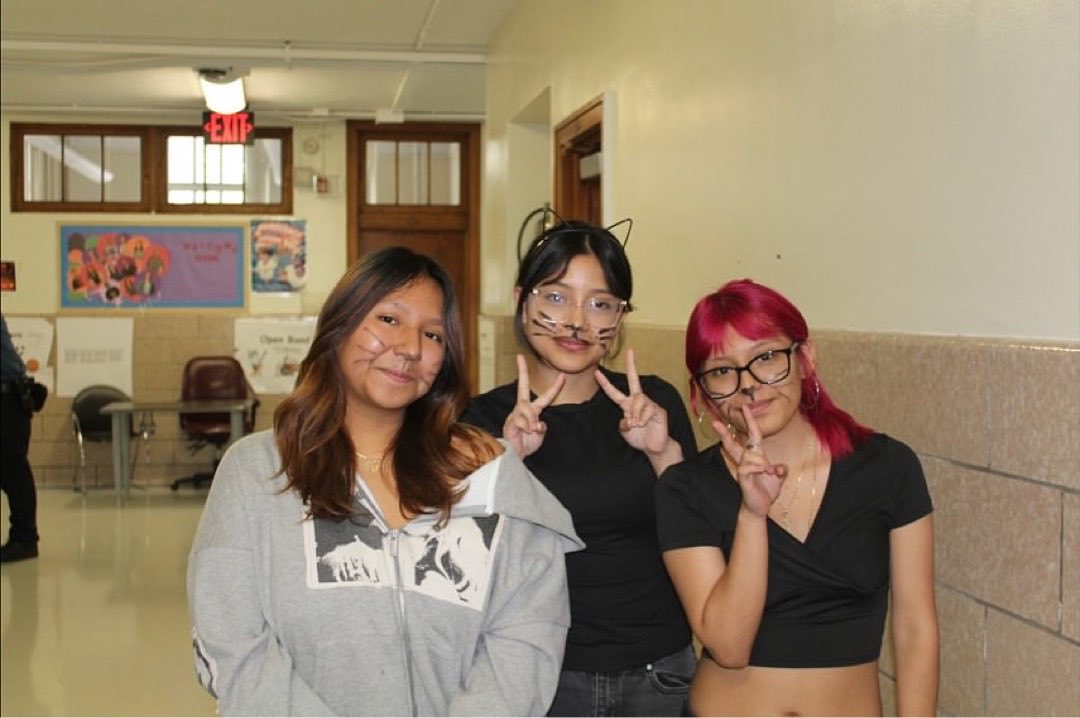 CIOBCitywide's tweet image. Leaders High School kept the Spirit Week energy going strong with Day 2: Black Cat Day. 🐈‍⬛🖤 Fun themed days like this build school pride and connection among students. What has your school done for Spirit Week? #LeadersHighSchool #SpiritWeek #BlackCatDay #SchoolCommunity