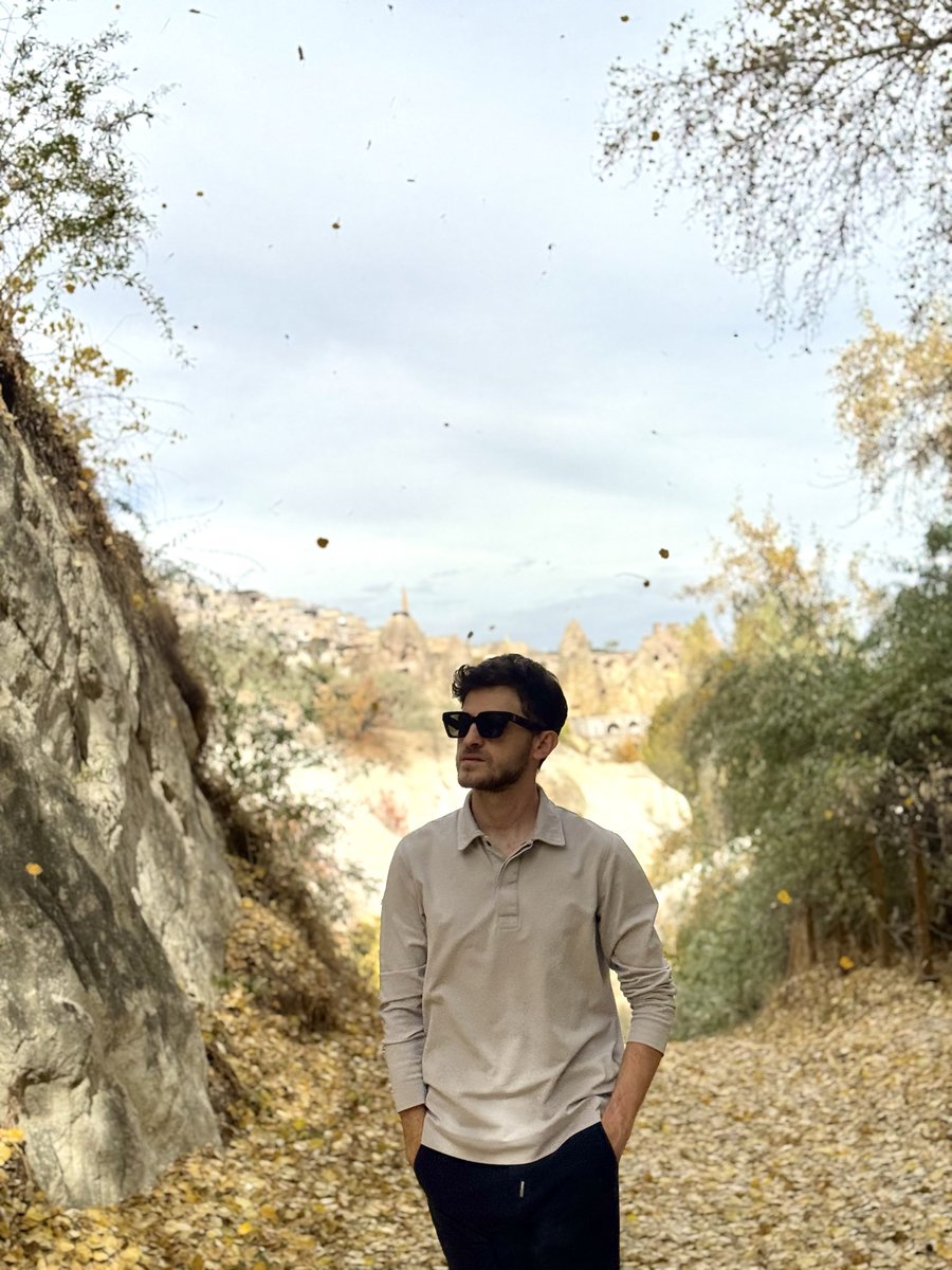 Balon değil, uçuşan yapraklar.