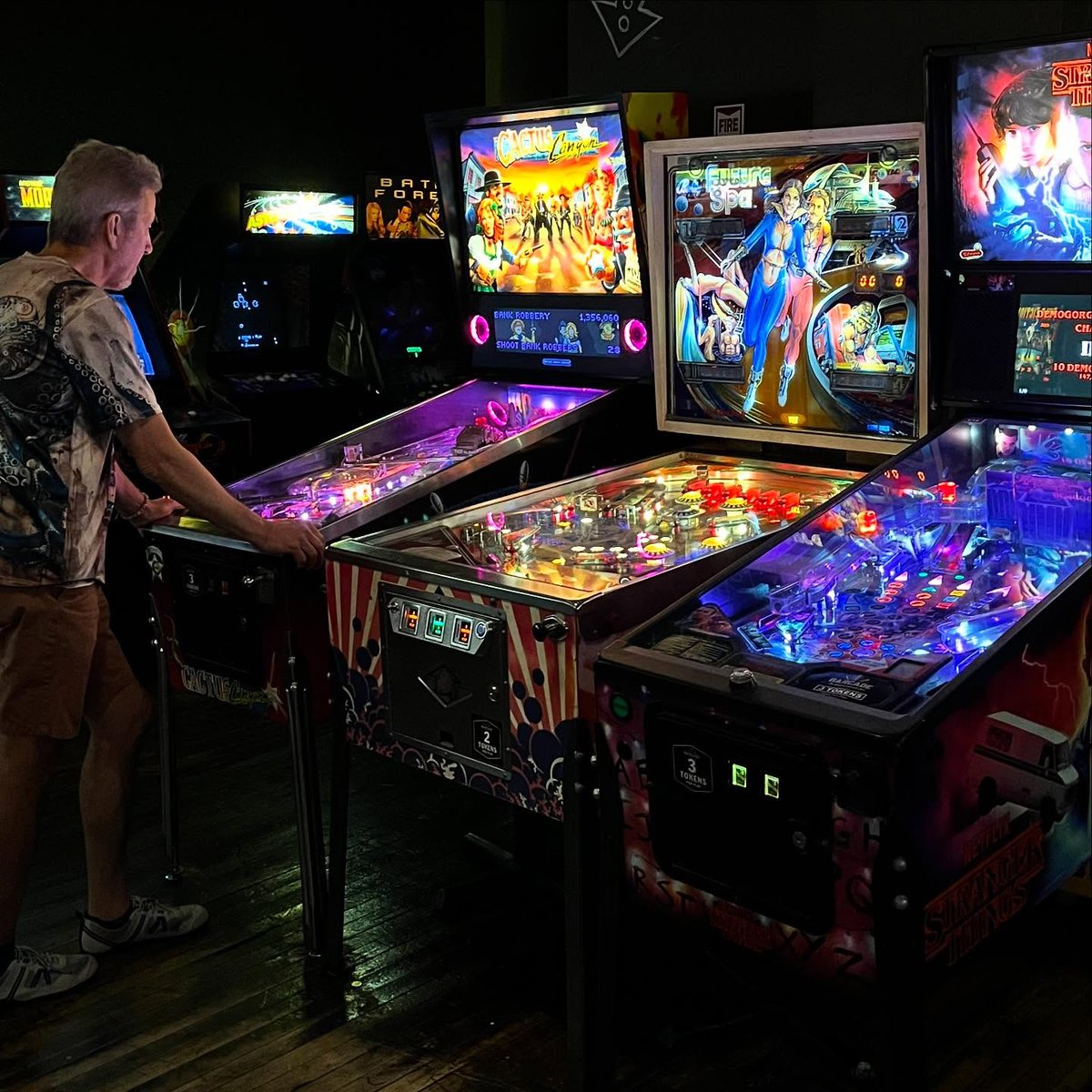 barcade's tweet photo. Cactus Canyon is now in Chelsea! #Barcade #nyc #pinball #Barcadepinball #arcade #arcadebar https://t.co/16akMPDWFg