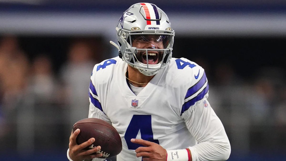MauNFL's tweet photo. Red stripes are back for the Cowboys on Sunday when they play the Cardinals. 

It's this season Salute to Service game. https://t.co/A4vKjvT7BP