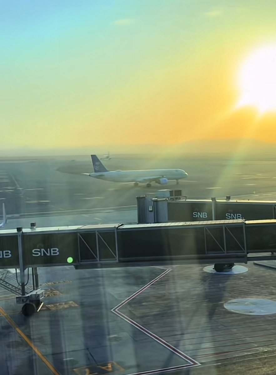 memookhattab's tweet image. الله لا يجمعني إلا بيك حلم وصدفة واااقع😍😍💋❤️✈️
Mohmmed 💋💋