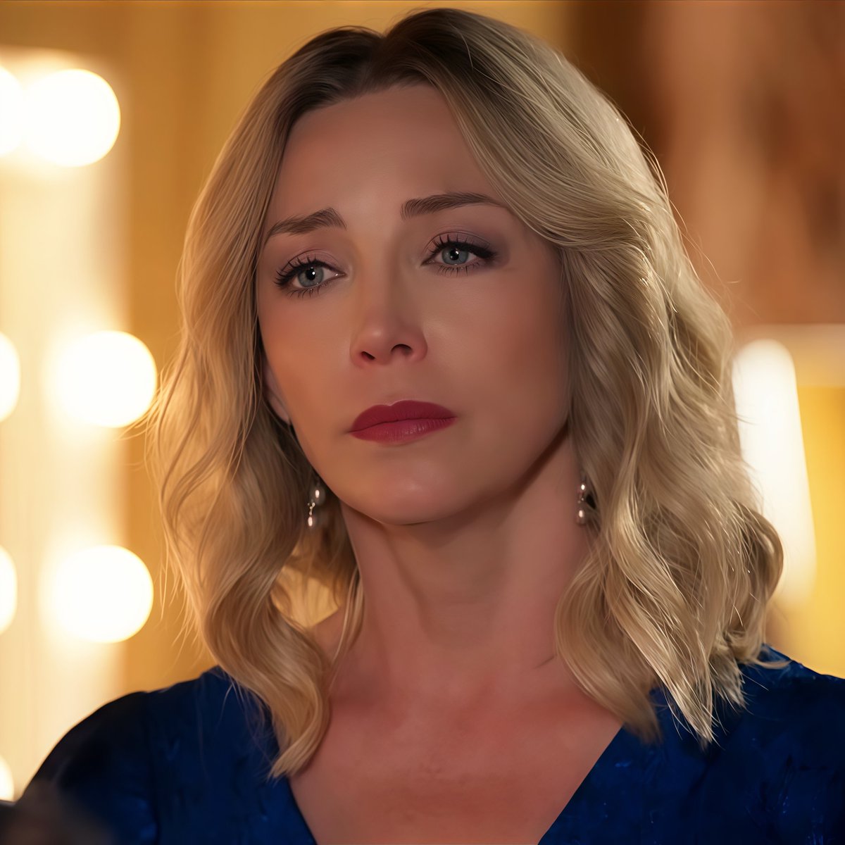 #ELENA en el Capítulo 2 #LosHilosDelPasado <a href="/LauraFloresMx/">Laura Flores</a> #lauraflores