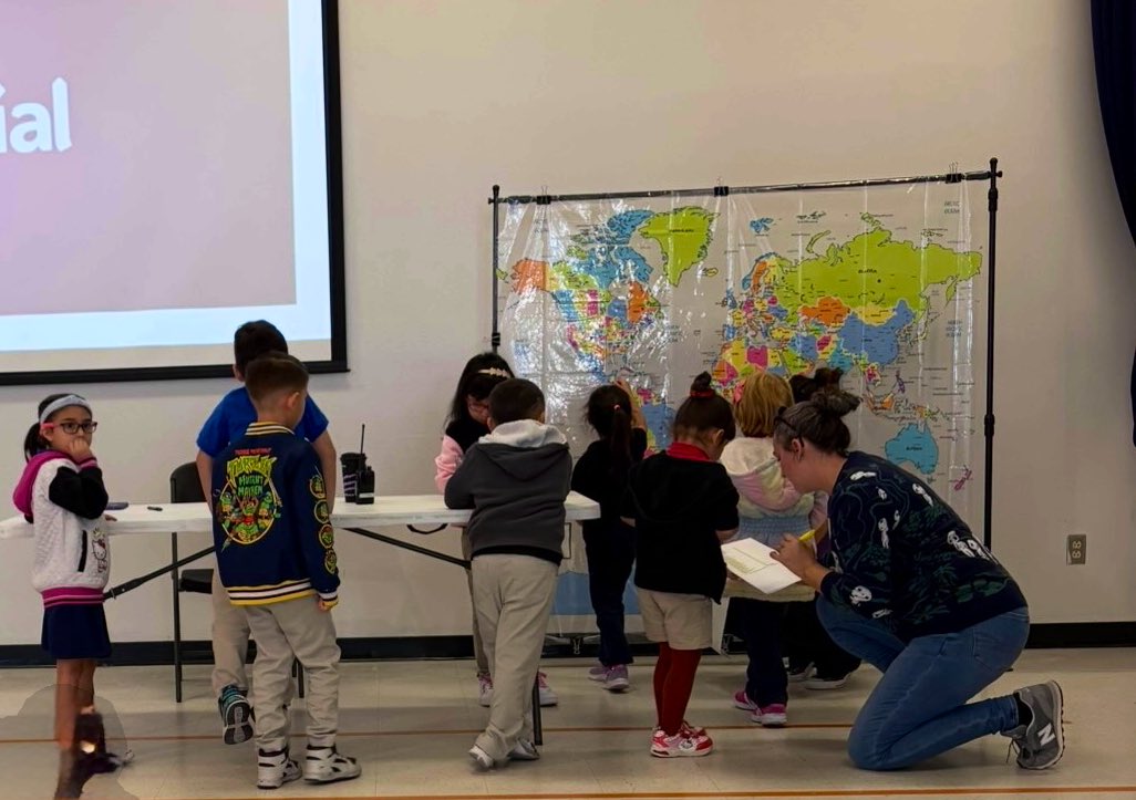 CIS_Estrella's tweet image. Military Social 💜 Our students shared their favorite places they’ve lived around the world! 🌎 Each sticker tells a story of their military journey. #Elementary #MilitaryConnected @JohnDrugan_PK8 @RLeyva_JDS @CISElPaso