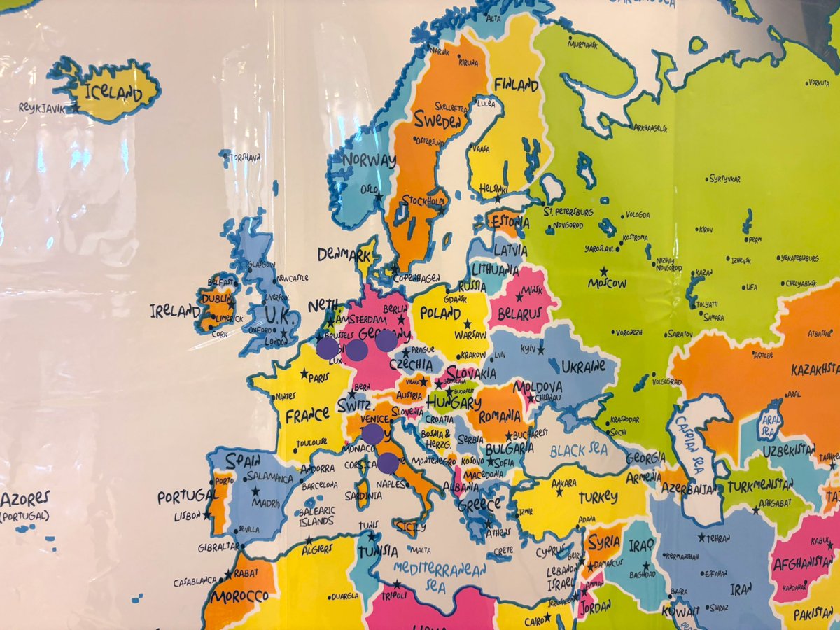 CIS_Estrella's tweet image. Military Social 💜 Our students shared their favorite places they’ve lived around the world! 🌎 Each sticker tells a story of their military journey. #Elementary #MilitaryConnected @JohnDrugan_PK8 @RLeyva_JDS @CISElPaso