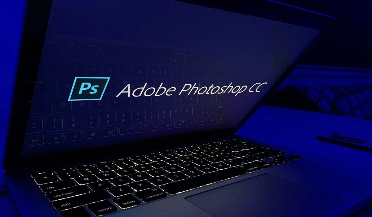 Adobe dévoile Photoshop AI Assistant, un chatbot intégré qui transforme la création visuelle siecledigital.fr/2025/10/29/ado…