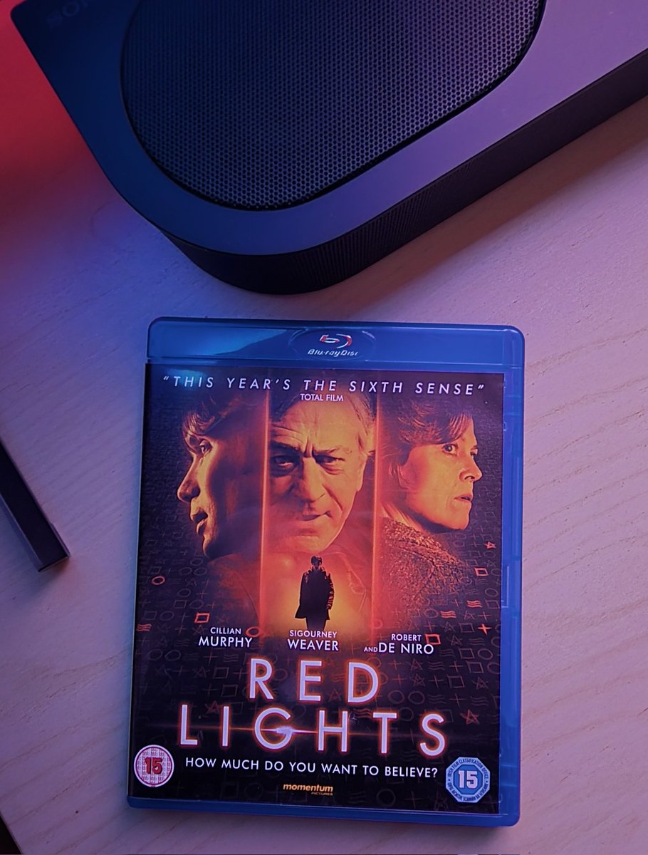 mikeycubed's tweet image. Film 57 for #31DaysOfHorror

#NowWatching #RedLights with @FoxySnob

#31DaysOfHalloween #Shocktober #31DaysOfHorror2025