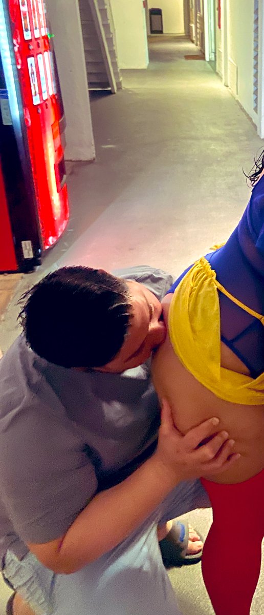 swapingfan's tweet photo. Disfrazada de Blanca
Nieves / dressed as Snow White.
#swinger #provocacion #hotwife #couple #Halloween #mordida #culonas https://t.co/AZhtW0MLp2