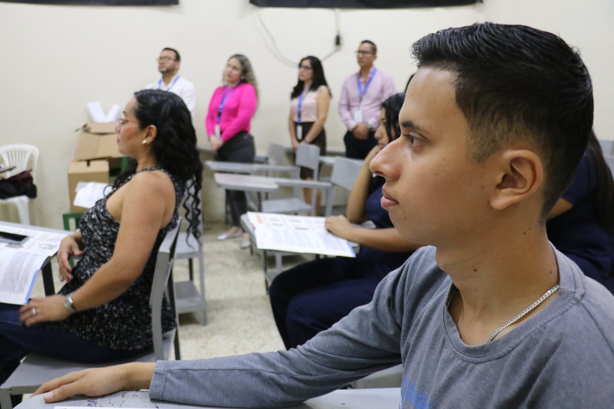 CNEManabi's tweet photo. 🚶♂️🚶♀️🚶| En el marco del recorrido, la #JPEM visitó facultades como:
🔹La Facultad de Administración
🔹La Facultad de Educación
🔹La Facultad de Ciencias de la Salud
Fortalecemos el vínculo institucional, promoviendo la participación activa para el #ReferéndumYConsulta2025 🗳️. https://t.co/lB0fqfrueU