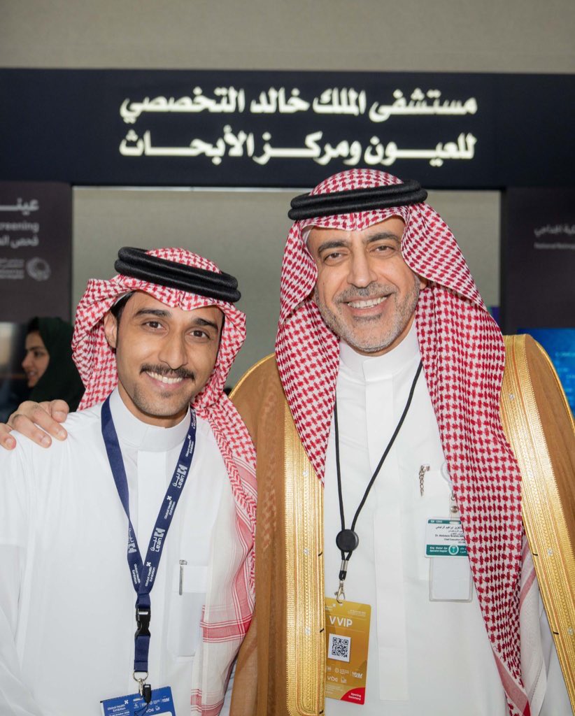 HI__m0's tweet photo. سعدت بالحضور في #ملتقى_الصحة_العالمي الذي يجمع نخبة من الخبراء في المجال الصحي، من ضمنهم الدكتور عبدالعزيز بن ابراهيم الراجحي الرئيس التنفيذي لمستشفى الملك خالد التخصصي للعيون ومركز الأبحاث.
مؤتمر رائع ومميز للمهتمين بالصحة ❤️
#KKESH
@KKESHKSA
#GlobalHealthExhibition https://t.co/f2M4uzIT10