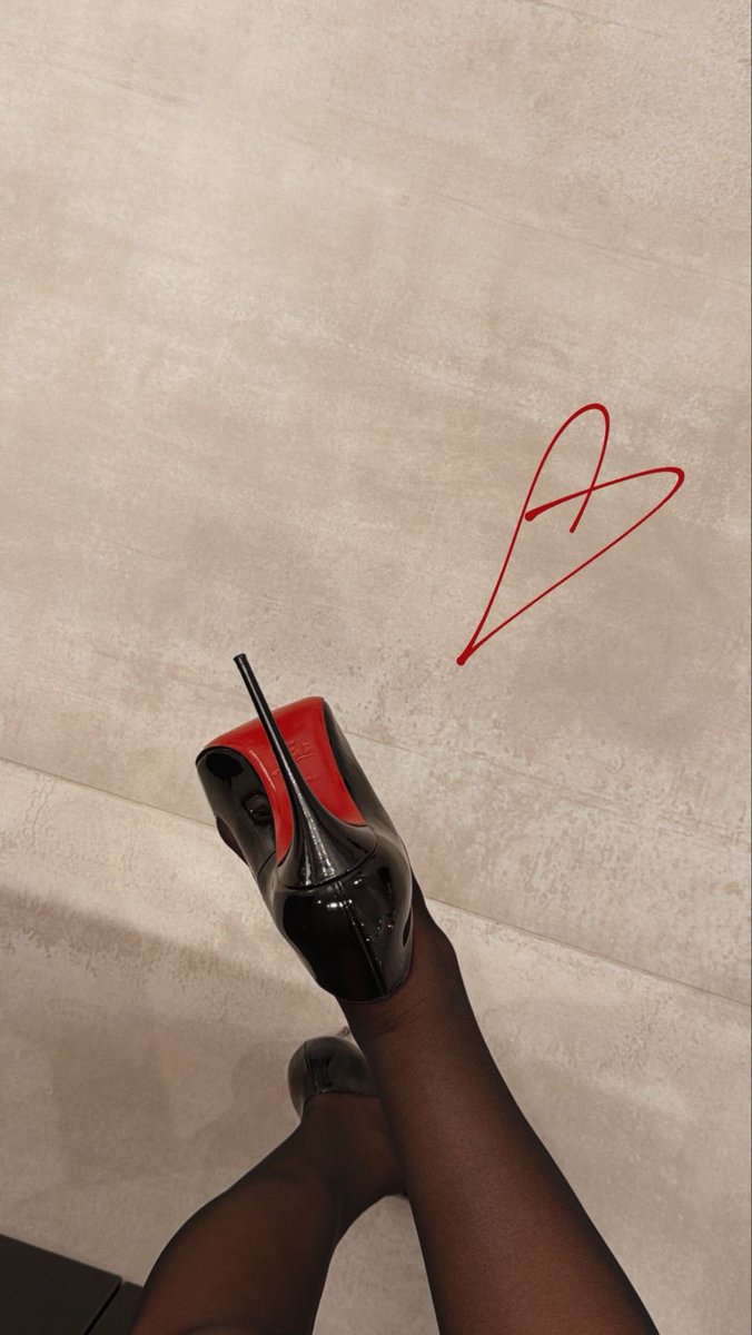 Miss_Chri_'s tweet image. details.. ♥️