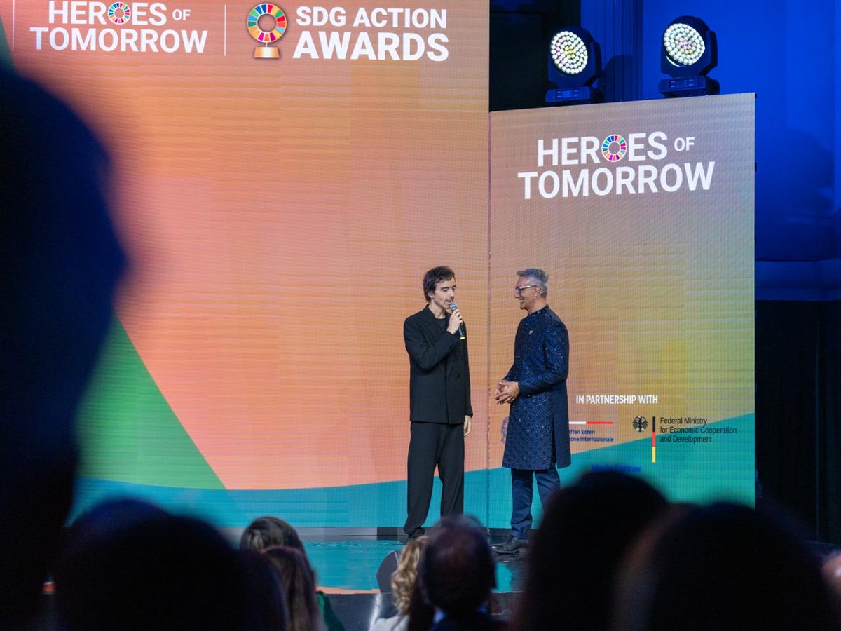 albertKatruGuma's tweet image. 📍: Rome 🇮🇹

It’s SHOW TIME 📸

🎖️The United Nations SDG Action Awards are live.

Join us here, Live : instagram.com/sdgaction/live…

#SDGAction #HeroesOfTomorrow