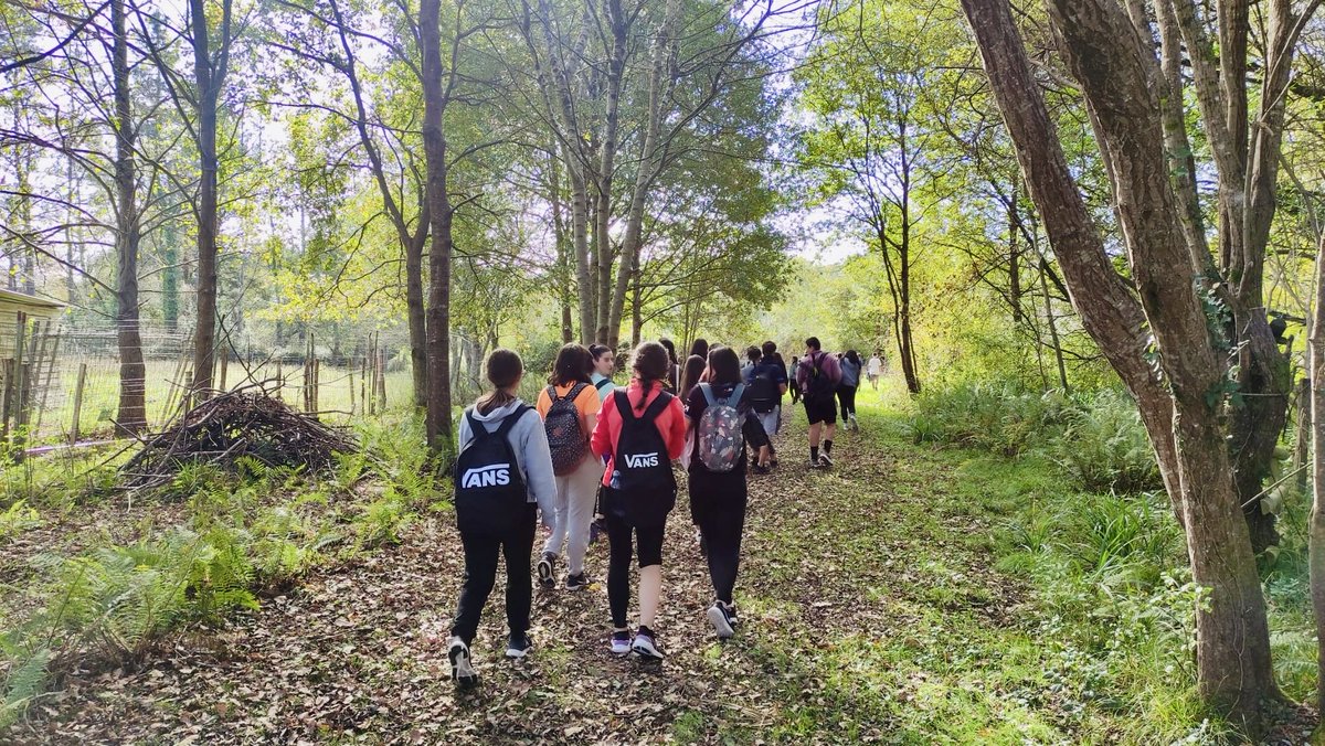 SeberIkastola's tweet photo. 🎒 DBH 3. mailako ikasleek Ajangizera egin zuten txangoa ostiralean — giro ona eta esperientzia polita! 🌞

#SeberAltube #Ikastolak #Txangoa #Irteerak https://t.co/vaTPQBUiyj