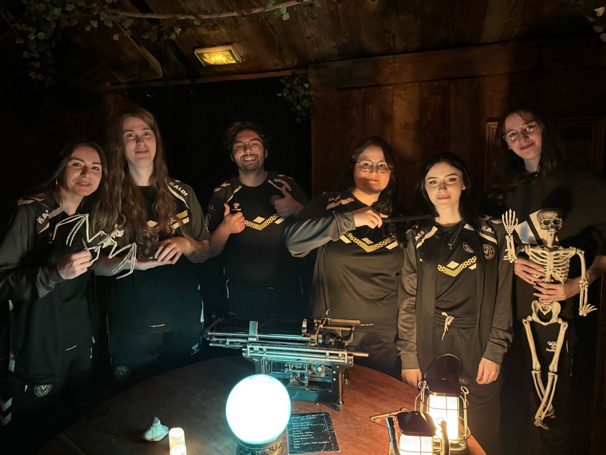 M8 ManyFender tweet media