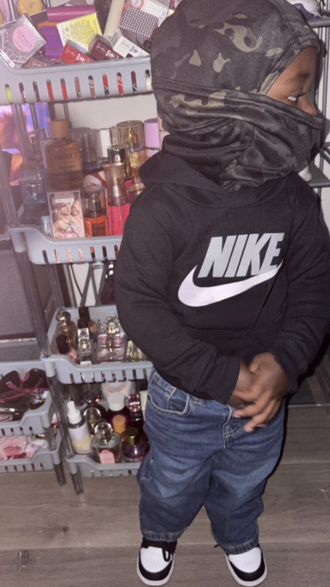 MsScamlikely's tweet image. Mr. Put it on jr