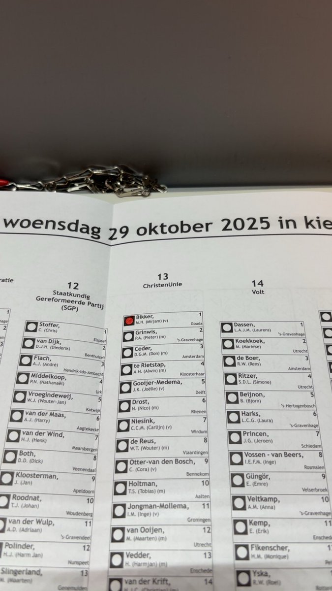 cu_dfm's tweet image. Nog aan het zweven? Of voelt het stemmen misschien nutteloos? 

Kies een partij van hoop, die opstaat voor het goede. Een partij die werkt vanuit de diepste overtuigingen op de inhoud.

Stem lijst 13, stem ChristenUnie 💙