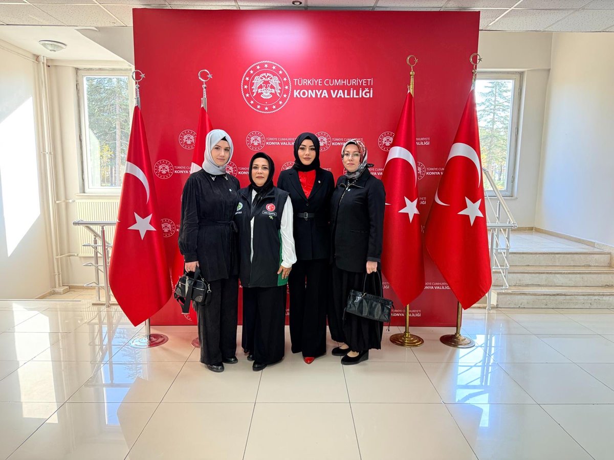 Konya Valiliği tarafından düzenlenen 29 Ekim Cumhuriyet Bayramı ve Cumhuriyetimizin 102. Yıl Dönümü kutlama törenine Genel Müdürümüz <a href="/gulerpekkendir/">Güler Pekkendir</a>, <a href="/merhametplatfrm/">Merhamet Platformu</a>, <a href="/mehirailepltfrm/">Mehir Aile Platformu</a> ve <a href="/Dostluk_Dernegi/">KonyaDostluk Derneği</a> başkanlarımız katıldılar. <a href="/mehirvakfi/">Mehir Vakfı</a> 

<a href="/Vali_Akin/">İbrahim Akın</a> 
#CumhuriyetBayramı 🇹🇷