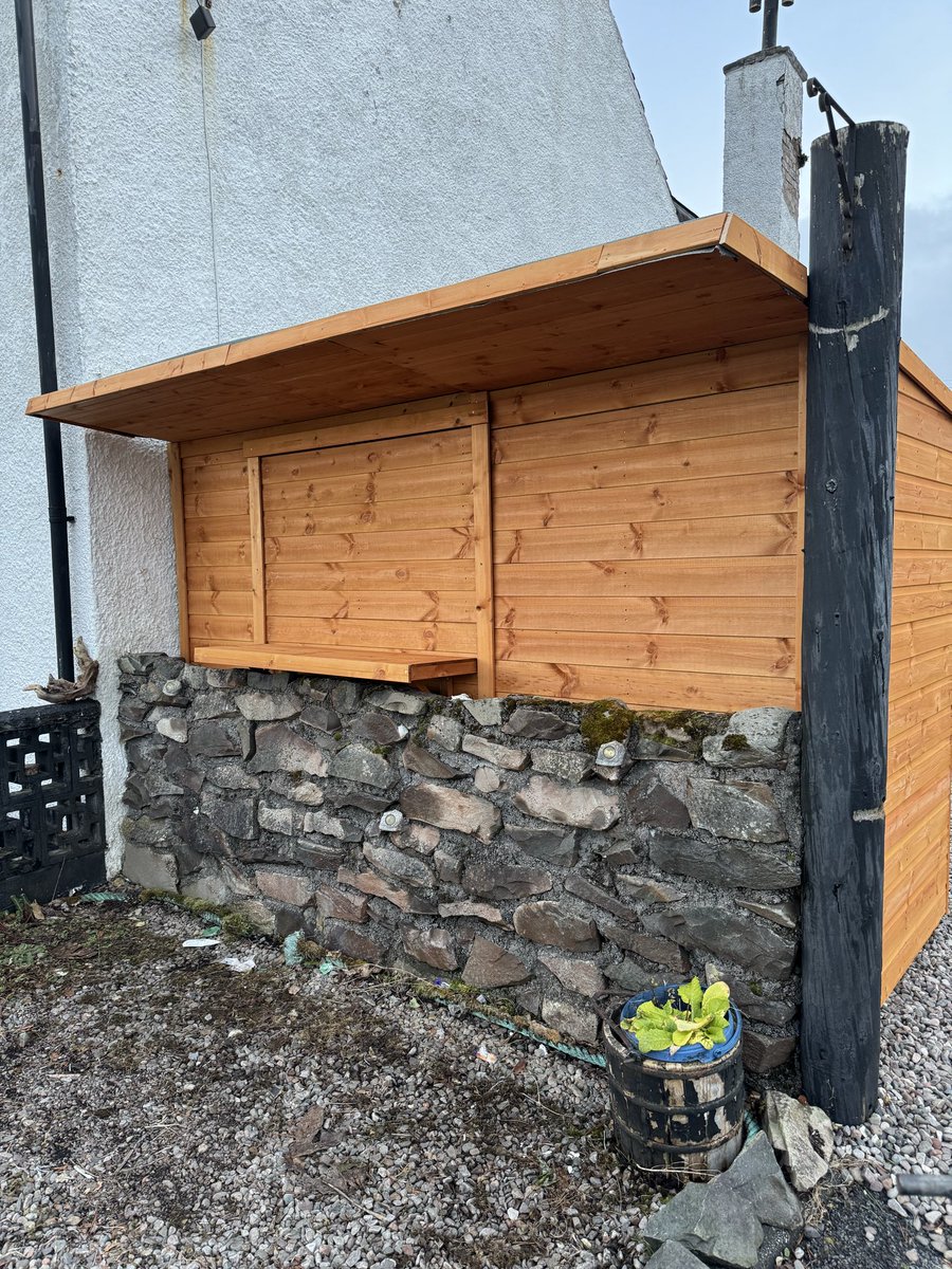stevemacca71's tweet photo. #TheMusselShed #NewProject #IsleOfSkye #Kyleakin #Seafood #Coffee 🦐 🦀 🎣 ☕️ 🍪 https://t.co/fZK8azldWZ