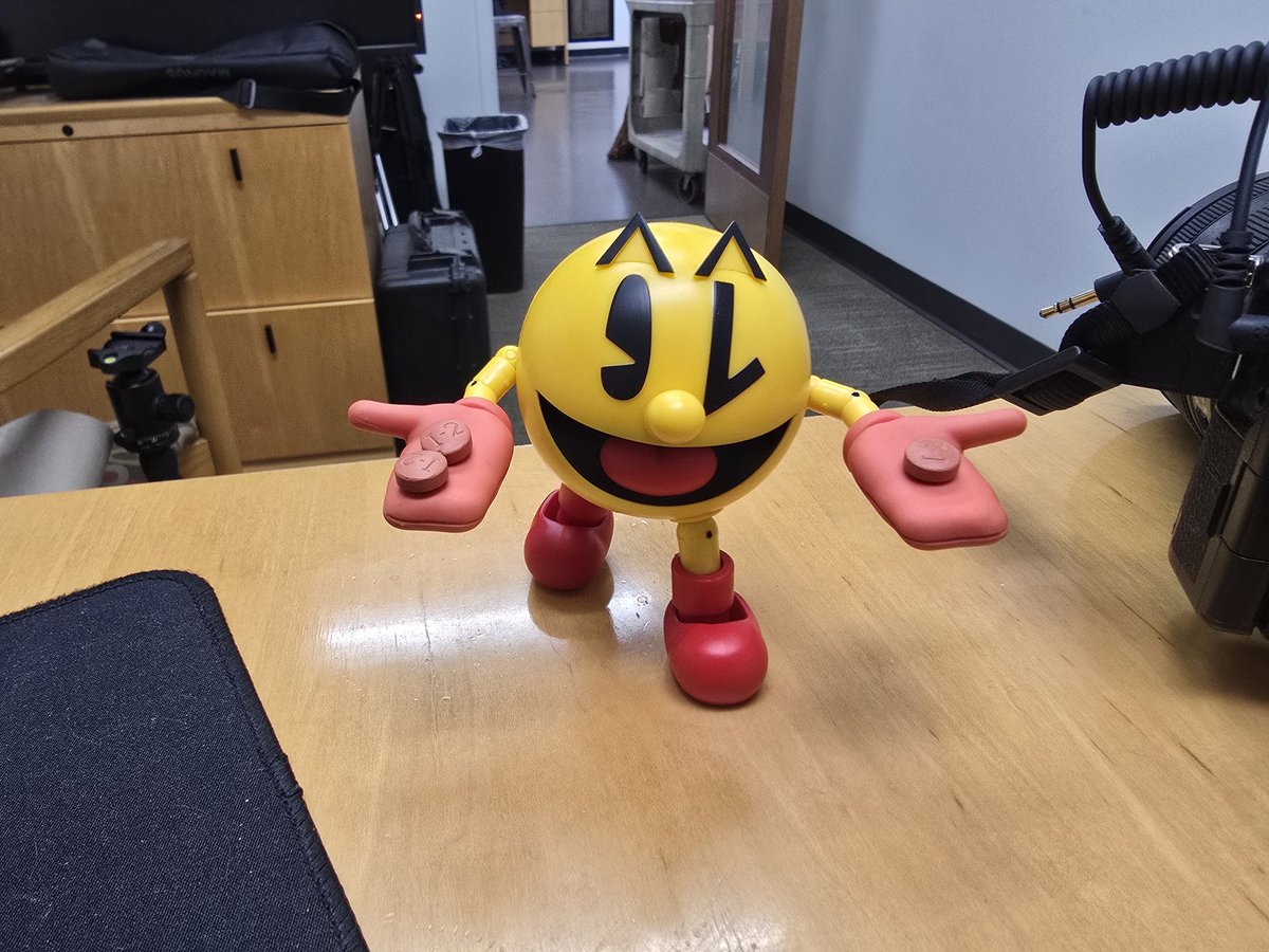 just got scolded because ibuprofen pacman "makes people uncomfortable". okay just don't look at him then