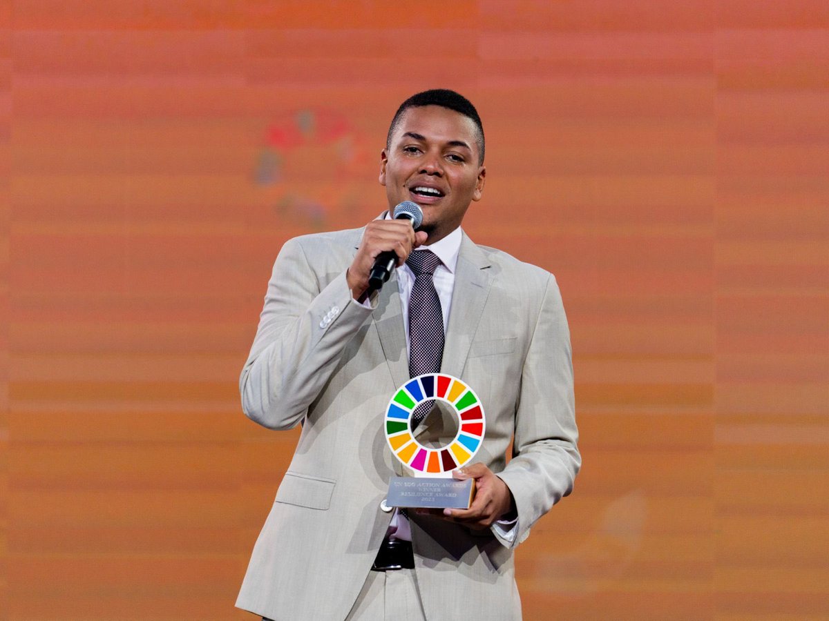 albertKatruGuma's tweet image. TONIGHT.

🎖️We are Honoring creative changemakers building a sustainable, equitable and peaceful world. 

The United Nations SDG Action Awards are now live, coming to you from Rome, Italy 🇮🇹

#SDGAction #HeroesOfTomorrow