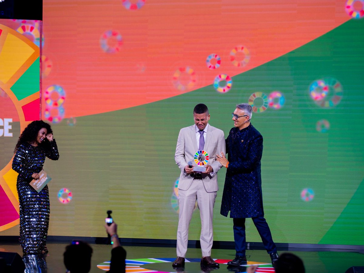 albertKatruGuma's tweet image. TONIGHT.

🎖️We are Honoring creative changemakers building a sustainable, equitable and peaceful world. 

The United Nations SDG Action Awards are now live, coming to you from Rome, Italy 🇮🇹

#SDGAction #HeroesOfTomorrow