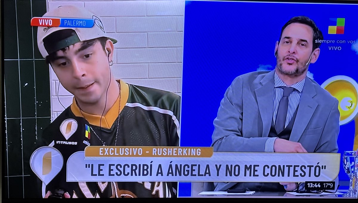 julidata's tweet photo. cuando sos un fracasado y te colgas de todas tus ex https://t.co/QObH9OPMsy