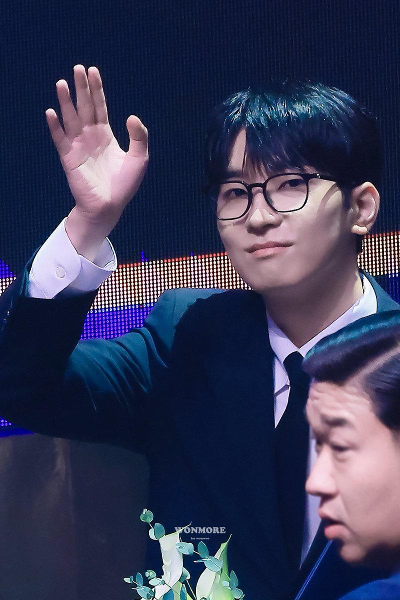 251023 대중문화예술상

보고싶어
#원우 #전원우 #WONWOO #ウォヌ #全圓佑 #세븐틴 #SEVENTEEN