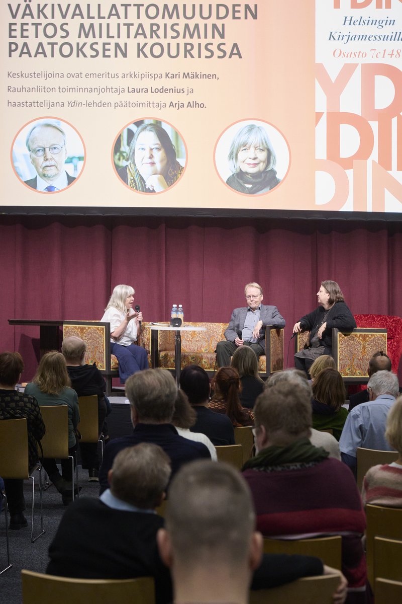 Helsingin Kirjamessut keräsi paitsi ennätysyleisön, noin 104 000 kävijää, myös Ydin ja Rauhanaseman järjestöt olivat mukana – ja erittäin hyvillä mielin.

Make Peace - tartu kirjaan tai tilaa Ydin! ydinlehti.fi