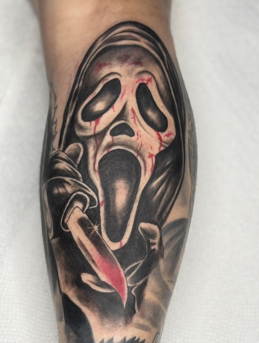Leakshawdy's tweet photo. Just posting my work in case y’all need a tattoo artist 👀 https://t.co/StRrpgras6