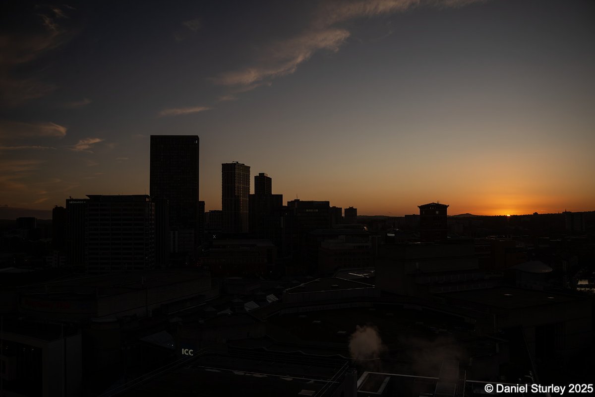 Daniel_Sturley's tweet photo. #Birmingham UK, the westside #city #skyline from @LibraryofBham this evening at #sunset 😎 
#BirminghamWeAre #Monolithic 
#Architecture 
#Photography https://t.co/YvwUsmbVdK