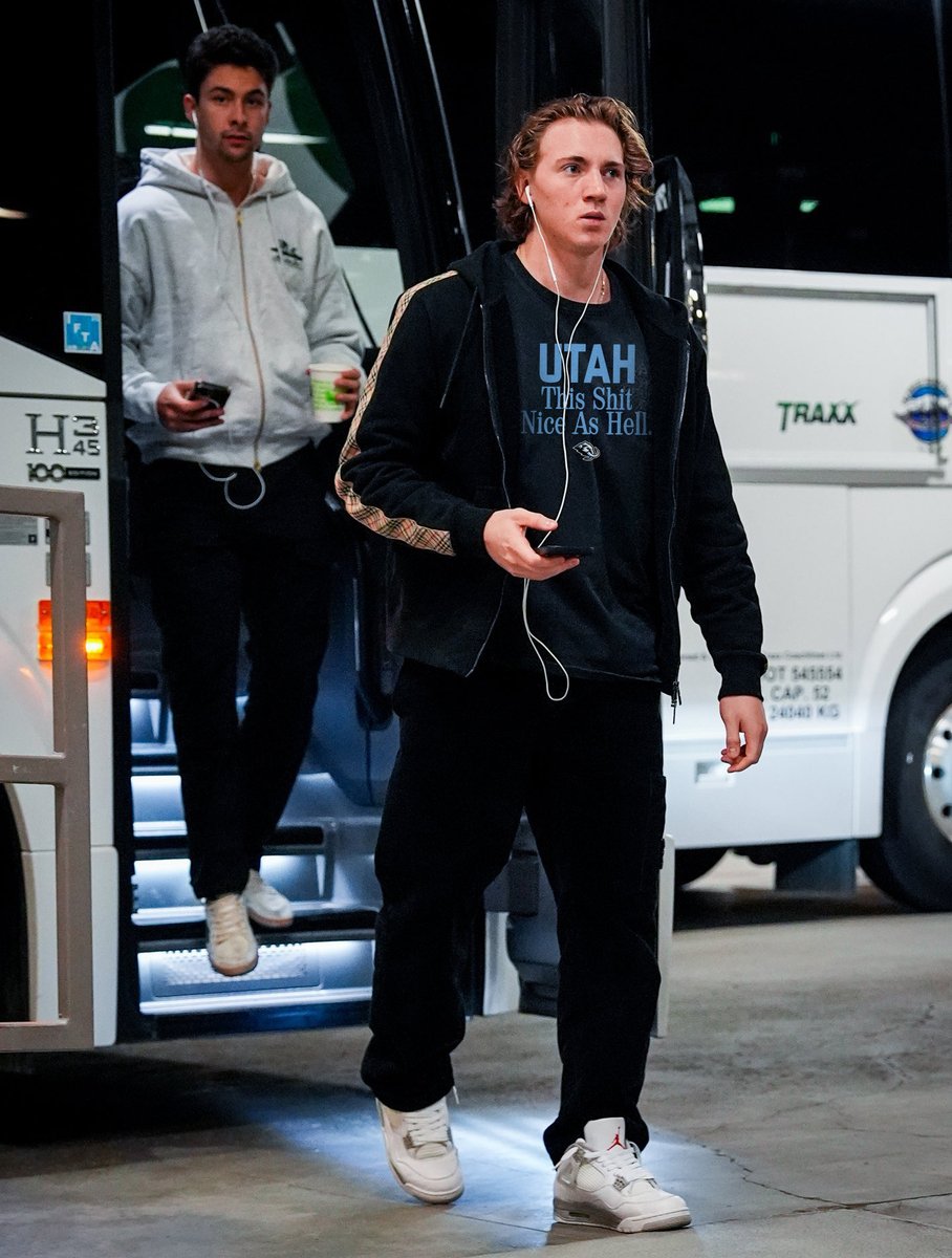 clubbertime's tweet image. We knew Cooley was staying as soon as he stepped off the bus in this fit #TusksUp @TuskyNHL #takenote