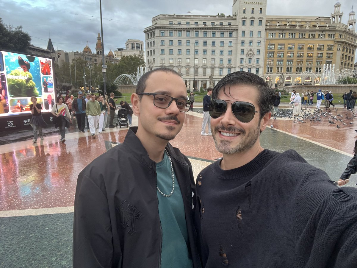 eukiddo's tweet photo. Barcelona com meu amor / 2025 #MAYHEMBALL https://t.co/CJgiW7z0hF